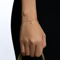 Moment 18K Lock Personalized Letter Bracelet