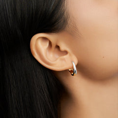 Essential Silver Dual-Tone Asymmetric Wavy Earring
