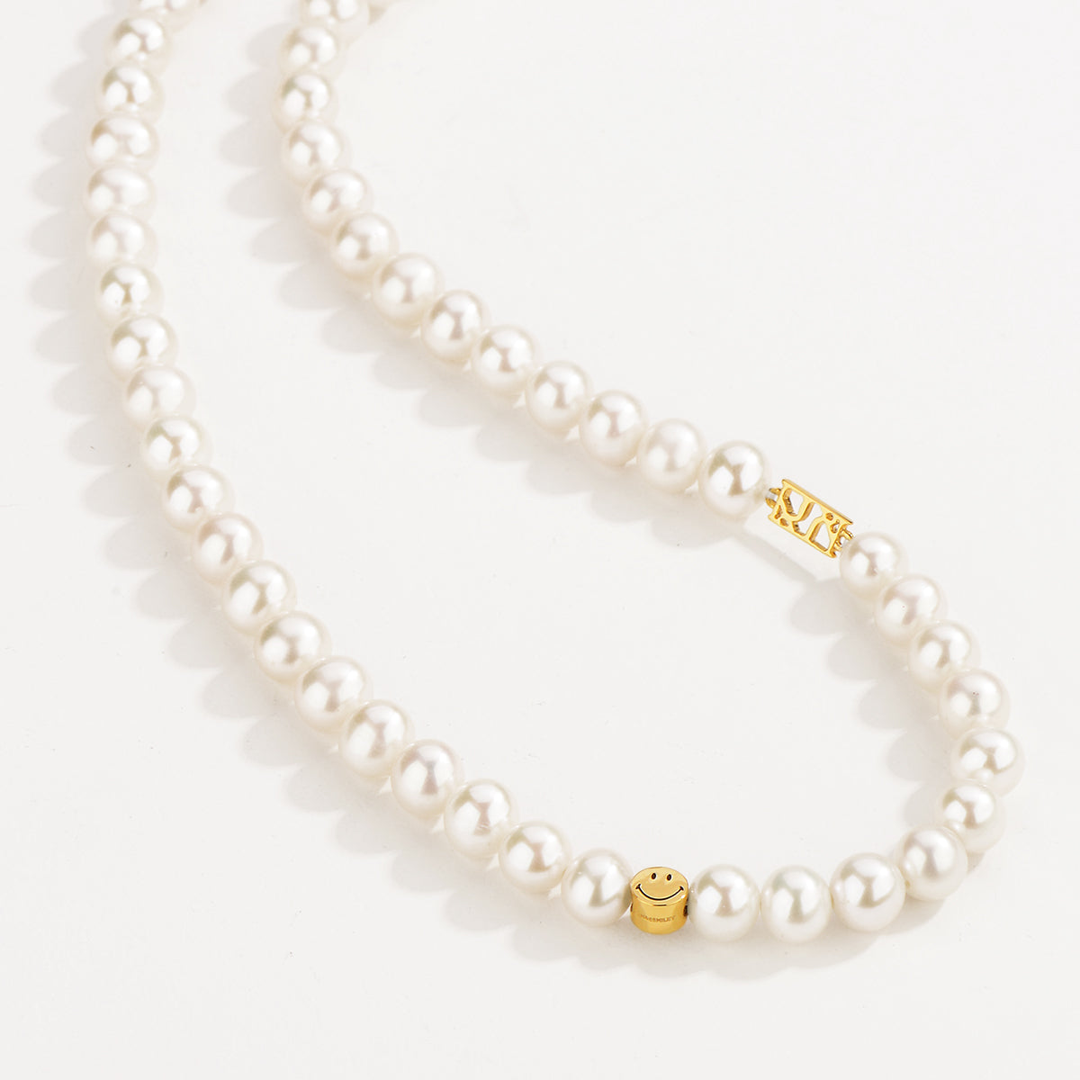 KKLUExSMILEY® Smiley Pearl Necklace