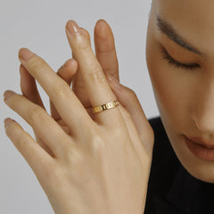 Unlock Marks 18K Stripe Ring Gold Ring