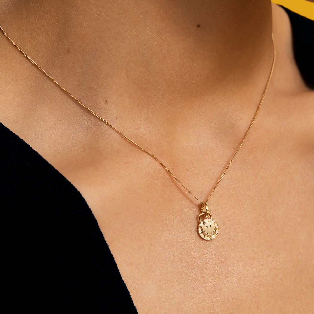 KKLUExSMILEY® Smiley Sunshine Gold Necklace