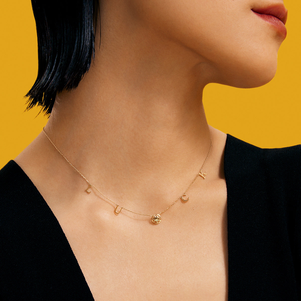 KKLUExSMILEY® Smiley Letters Gold Necklace