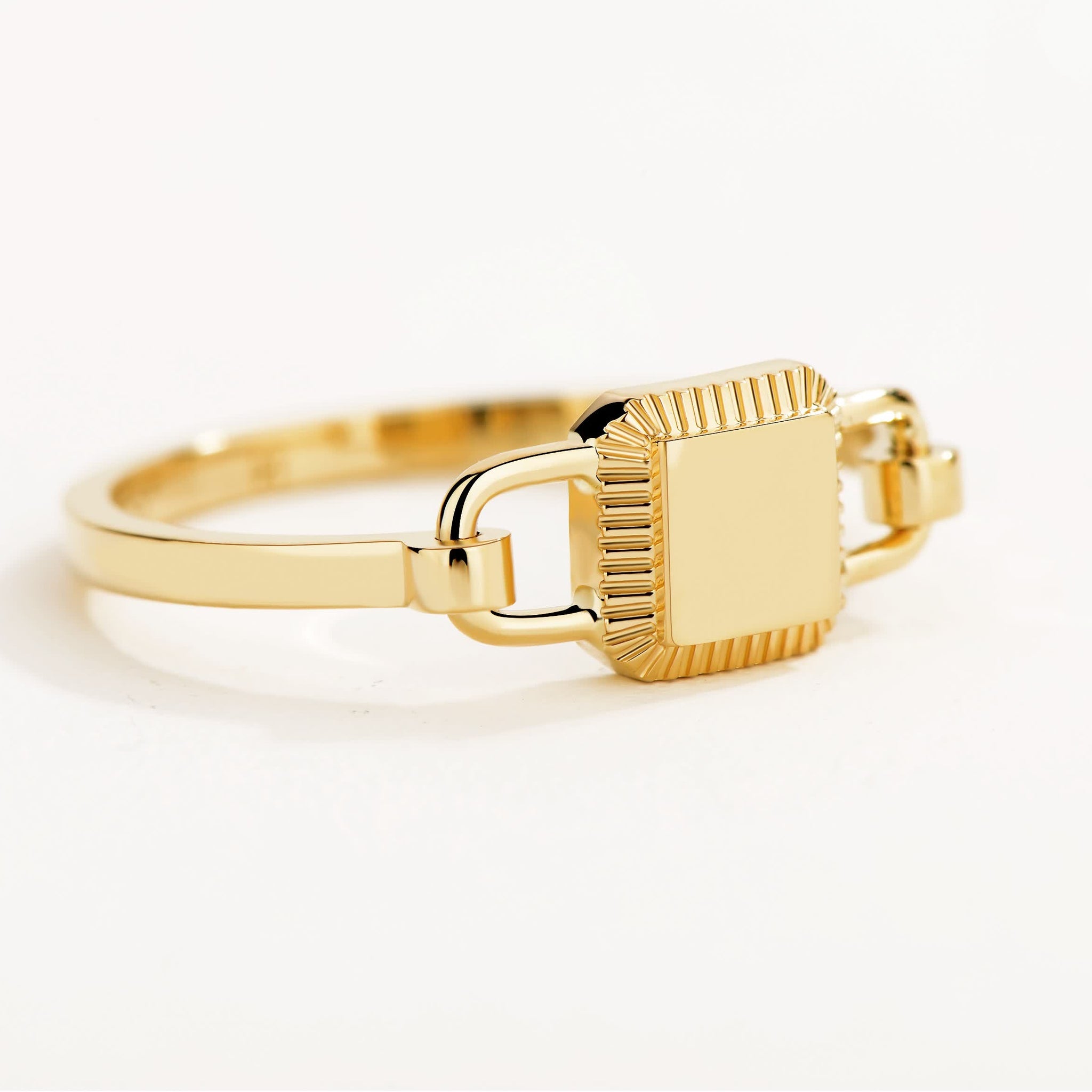 Unlock-18K Lock Gold Ring