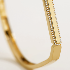Unlock 18K Diamond Edge Bangle