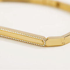 Unlock 18K Diamond Edge Bangle
