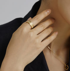 Unlock Marks 18K Stripe Gold Signature Ring
