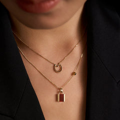 Horseshoe 14K Garnet Necklace