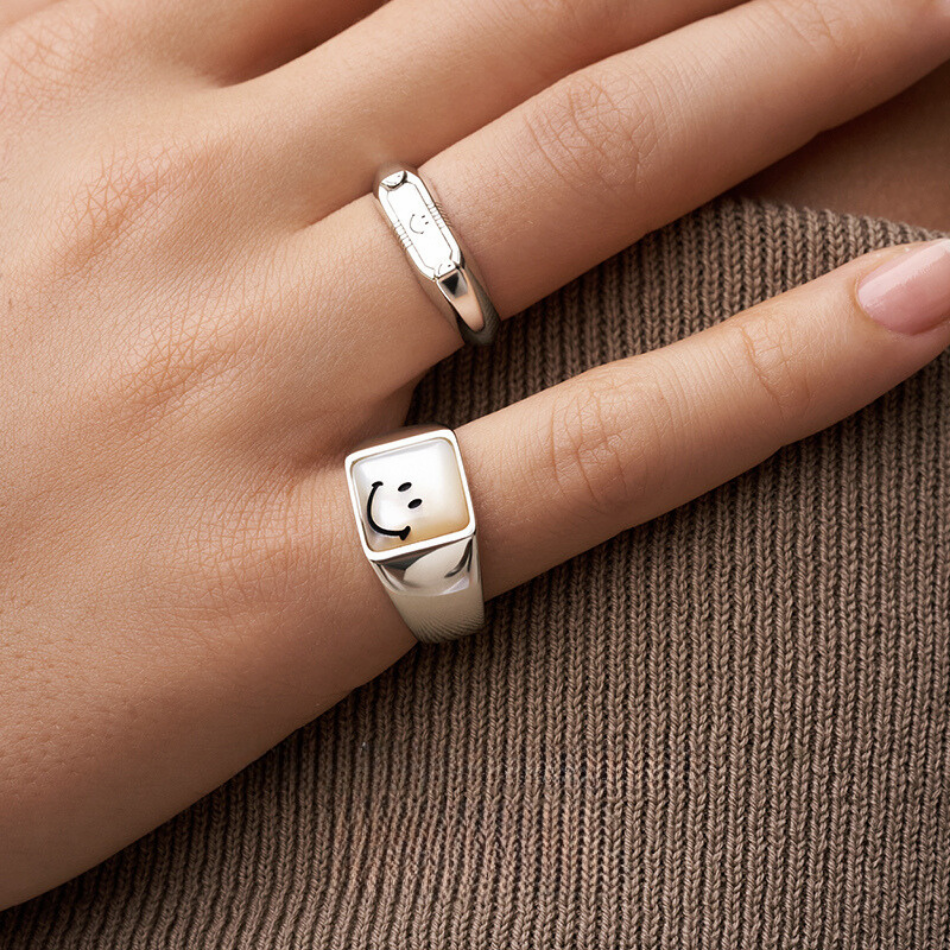 Smiley Silver Cushion Ring