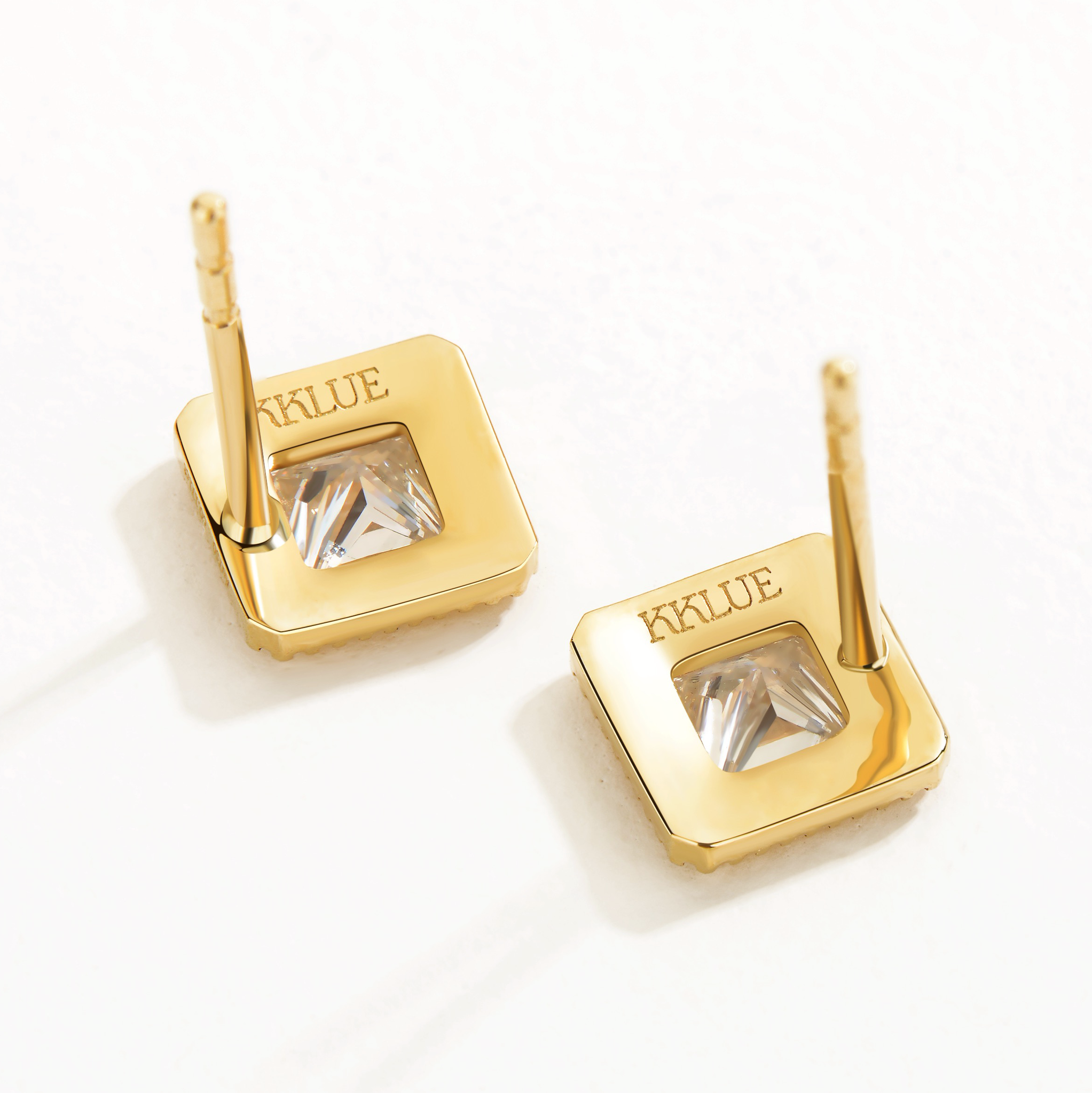 Unlock-18K Square Diamond Gold Earring