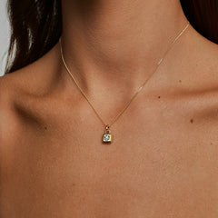 Lokki Gold Mother-of-Pearl Diamond Necklace