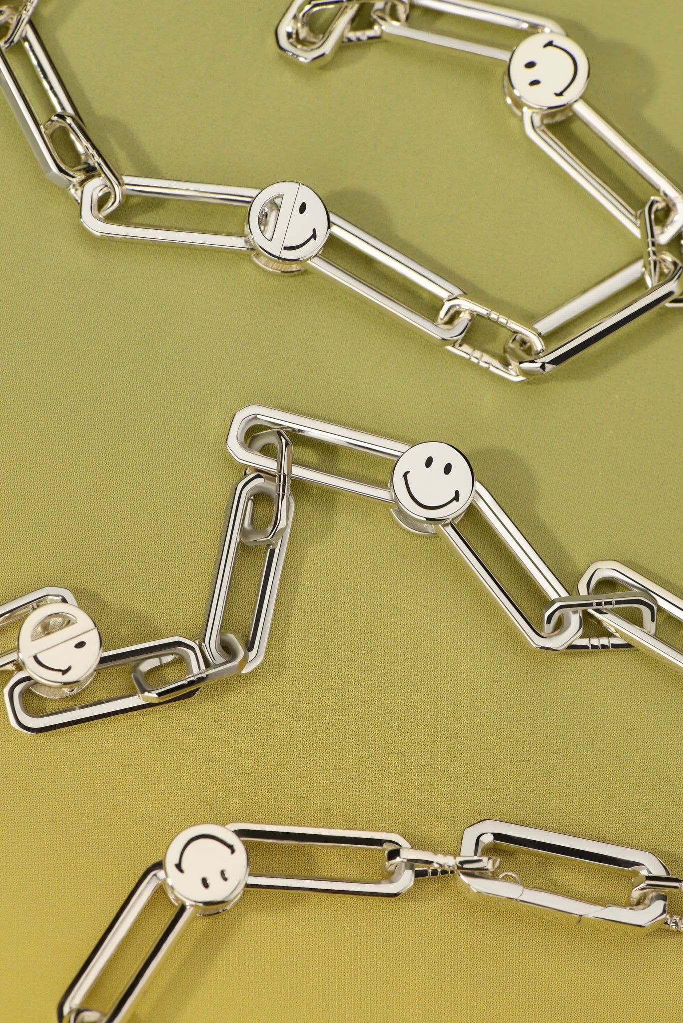 Smiley Silver Eilo Link Set